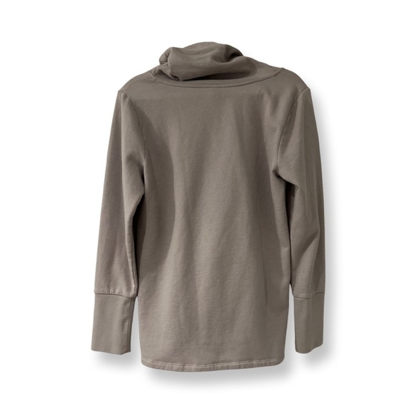 LOLE Light Grey Sweater With Faux Leather Pocket Detail Size Large. - Picture 12 of 12